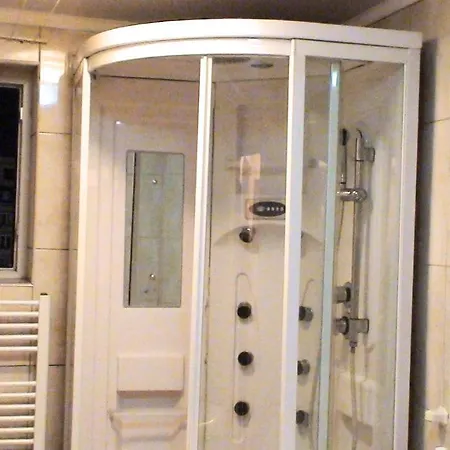 Apartament Queen Ambassade De France