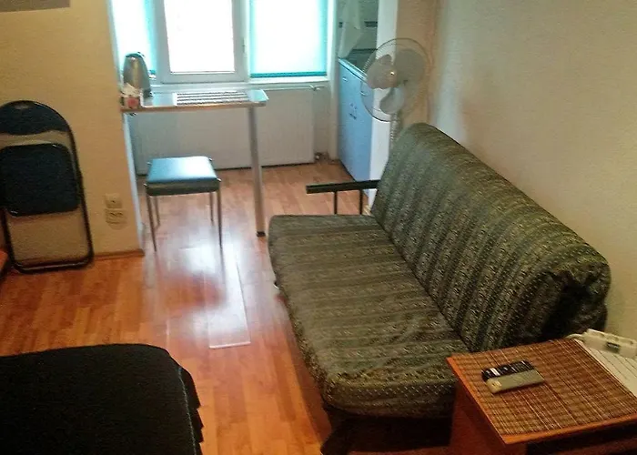 Queen Ambassade De France Bucharest