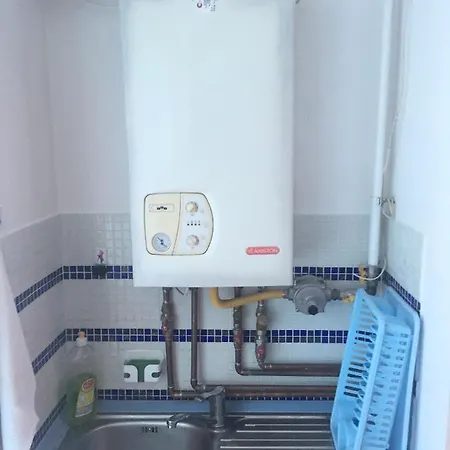 Queen Ambassade De France *